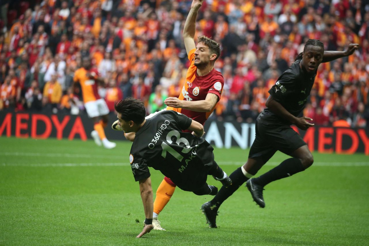 Ahmet Çakar’dan geceye damgasını vuran yorum: “Nerede o Fenerbahçe karşısında vakit geçirmek için her şeyi yapan Pendik, nerede Galatasaray karşısındaki Pendik. Nedense beyefendi oynadılar, konsantre olmadılar” - Sayfa 6