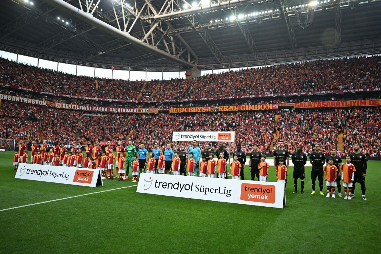 Ahmet Çakar’dan geceye damgasını vuran yorum: “Nerede o Fenerbahçe karşısında vakit geçirmek için her şeyi yapan Pendik, nerede Galatasaray karşısındaki Pendik. Nedense beyefendi oynadılar, konsantre olmadılar” - Sayfa 5