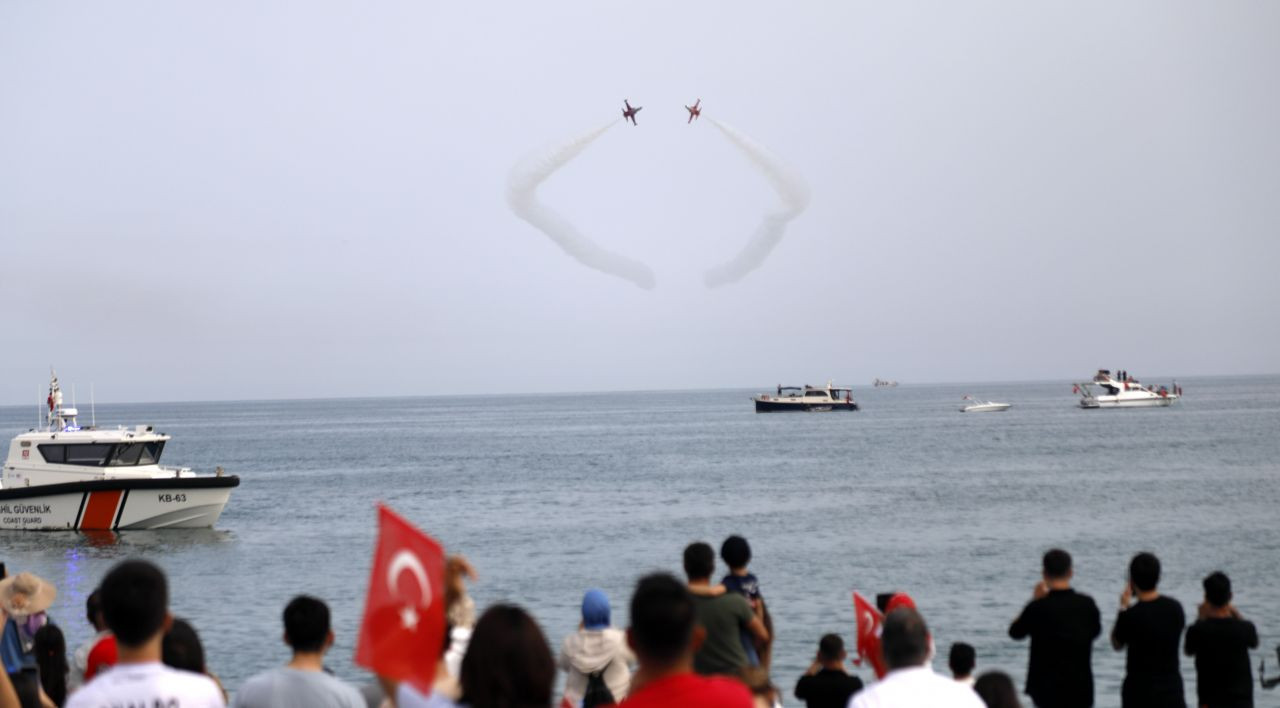 Türk Yıldızları'ndan nefes kesen gösteri - Sayfa 12