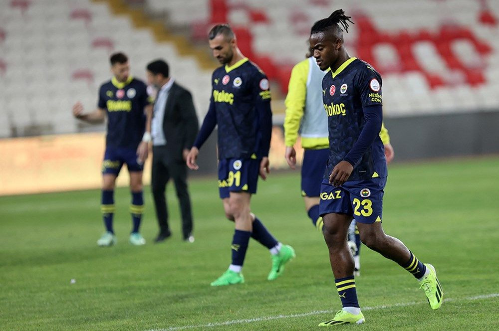 "Bu rezilliğin sorumluları Ali Koç ve İsmail Kartal acilen istifa edip gidin! İsmail Hocam, Icardi'ye güvendikleri kadar Edin Dzeko'ya güvenmedin" - Sayfa 12