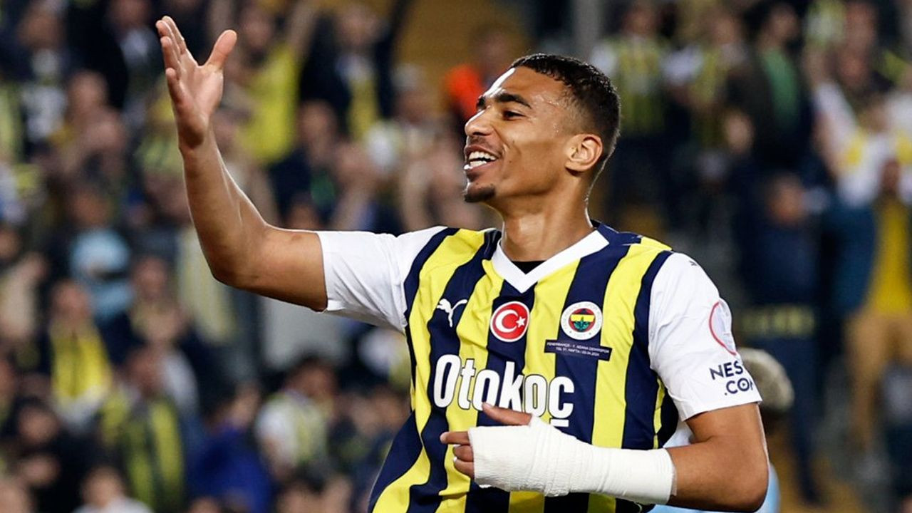 Fenerbahçe'nin Konyaspor maçı ilk 11'i belli oldu! İsmail Kartal Edin Dzeko için kararını verdi: Tüm taraftarların gözü bu haberdeydi! Mecburi değişiklik... - Sayfa 5