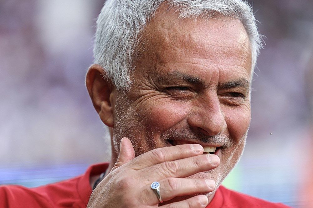 Dünyanın en iyi teknik direktörleri açıklandı! Fatih Terim listedeki tek Türk teknik adam oldu! Türkiye'den yolu geçmiş 8 yabancı hoca da bu listede... - Sayfa 32