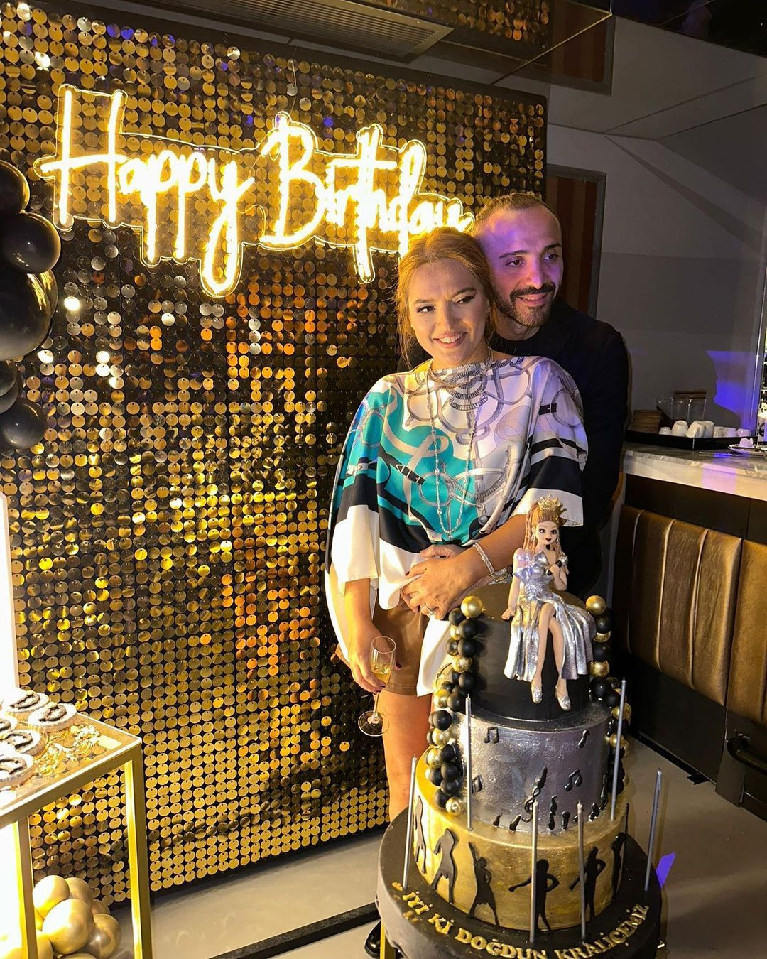 Fazla kilolarından kurtulmak için ameliyat masasına yatan Demet Akalın, bir deri bir kemik kaldı! İşte ünlü şarkıcının son hali - Sayfa 8