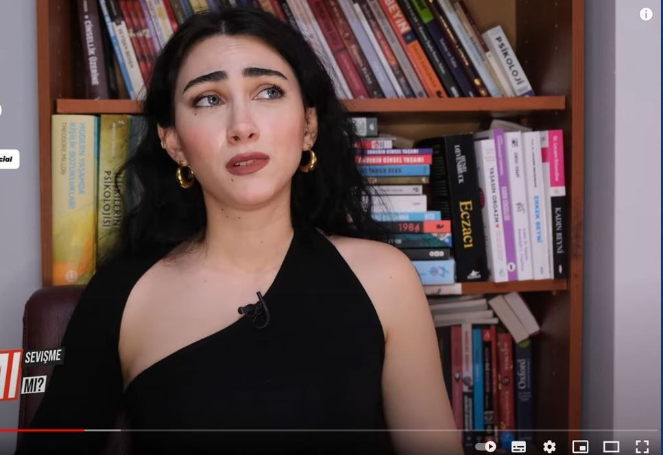 Cinsellik paylaşımları tepki çekiyordu... Fenomen 'cinsel terapist' Buse Aydın'a yarım milyondan fazla ceza! - Sayfa 6