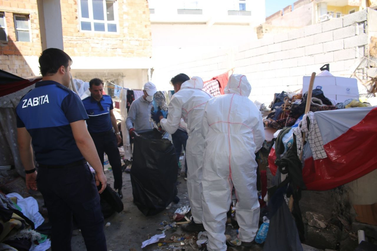 Batman'da akılalmaz olay! Kötü koku yayılan evden 20 ton çöp çıktı - Sayfa 5