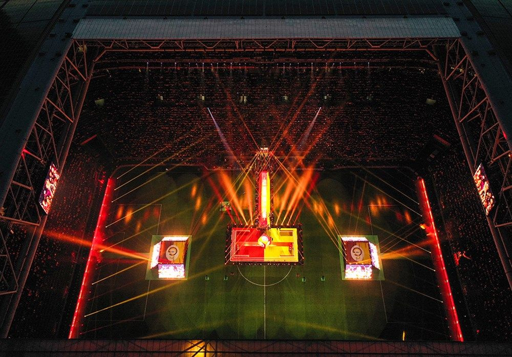 Galatasaray 24. şampiyonluk kupasını taraftarının önünde kaldırdı! - Sayfa 30