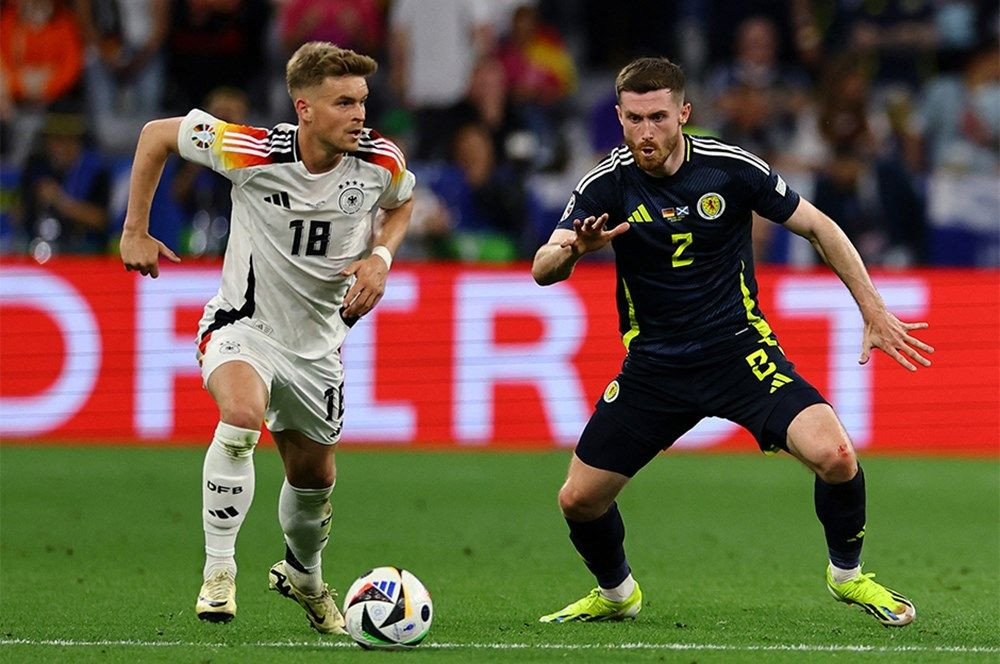 Futbolda bir ilk: VAR kararı stadyumdaki ekranda açıklandı! - Sayfa 5