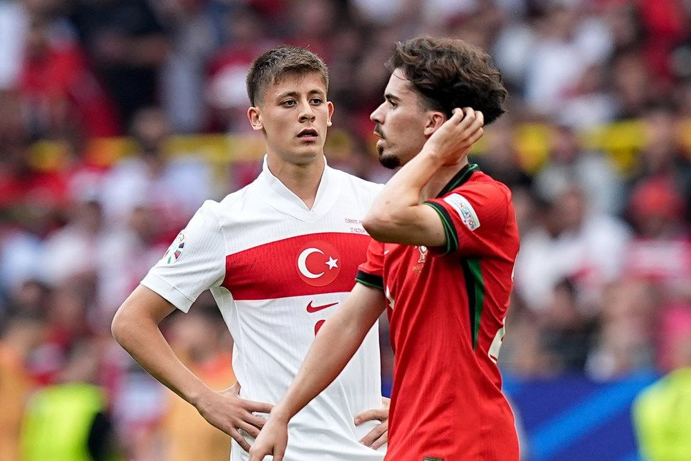 “Milli takımda kadro tercihlerini Vincenzo Montella değil Hamit Altıntop yapıyor! Portekiz’in en iyi oyuncusu Samet Akaydin sakatlanıp çıktı!” - Sayfa 6