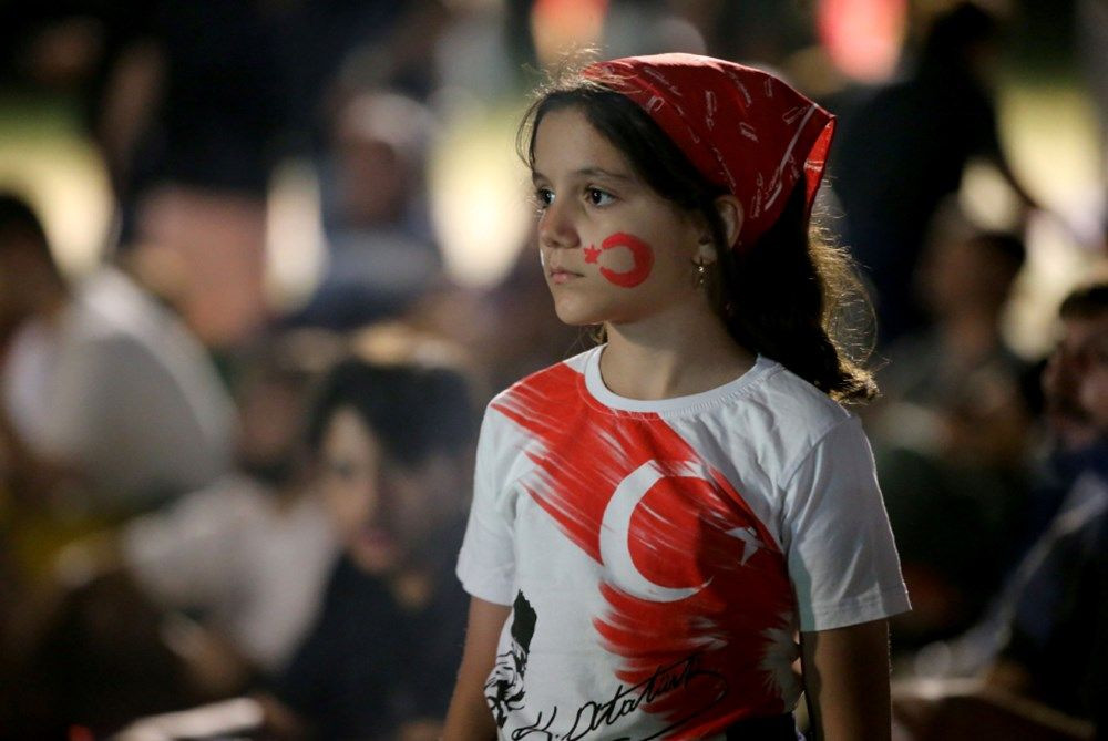 A Milli Futbol Takımı'ndan tarihi zafer, Türkiye'den tarihi kareler! - Sayfa 12