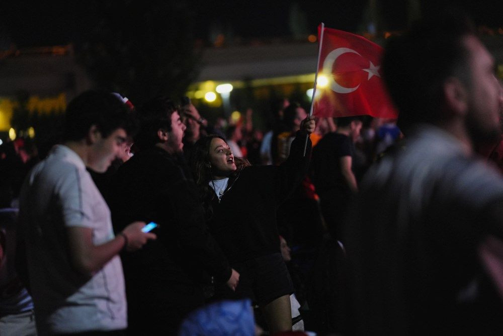 A Milli Futbol Takımı'ndan tarihi zafer, Türkiye'den tarihi kareler! - Sayfa 18