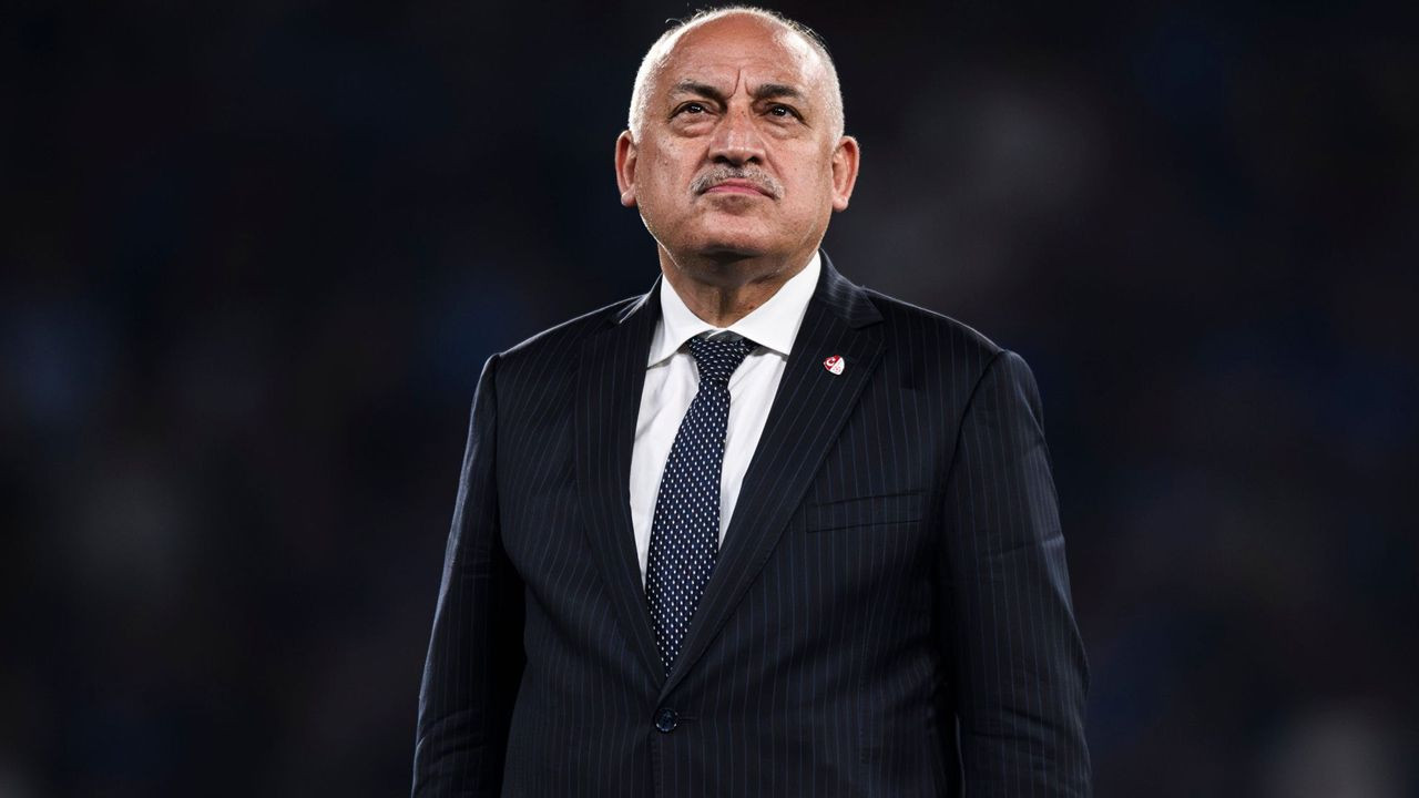 “Türkiye Futbol Federasyonu gördüğüm en kötü, en berbat ve en iğrenç yönetilen federasyon! Türkiye bu edepsiz, utanmaz federasyondan bir an önce kurtulmalıdır” - Sayfa 7