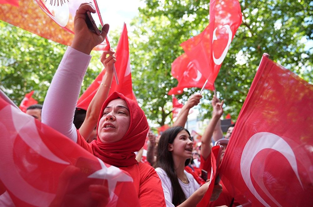 A Milli Futbol Takımı'na büyük destek: Tarihi maç öncesi Berlin'de, Borkurt'lu-Mehter'li görülmemiş coşku! - Sayfa 14