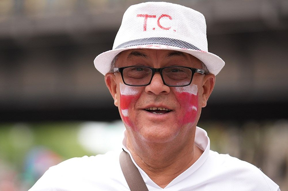 A Milli Futbol Takımı'na büyük destek: Tarihi maç öncesi Berlin'de, Borkurt'lu-Mehter'li görülmemiş coşku! - Sayfa 24