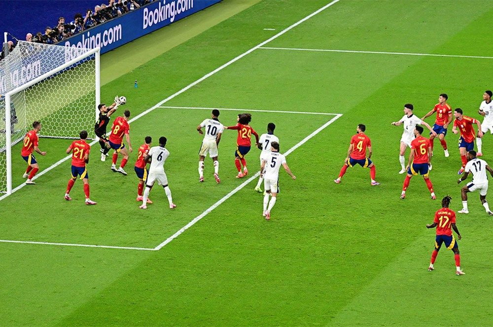 İngiltere yine yeniden yıkıldı, İspanya şampiyonluk kupasını kaldırdı! - Sayfa 12