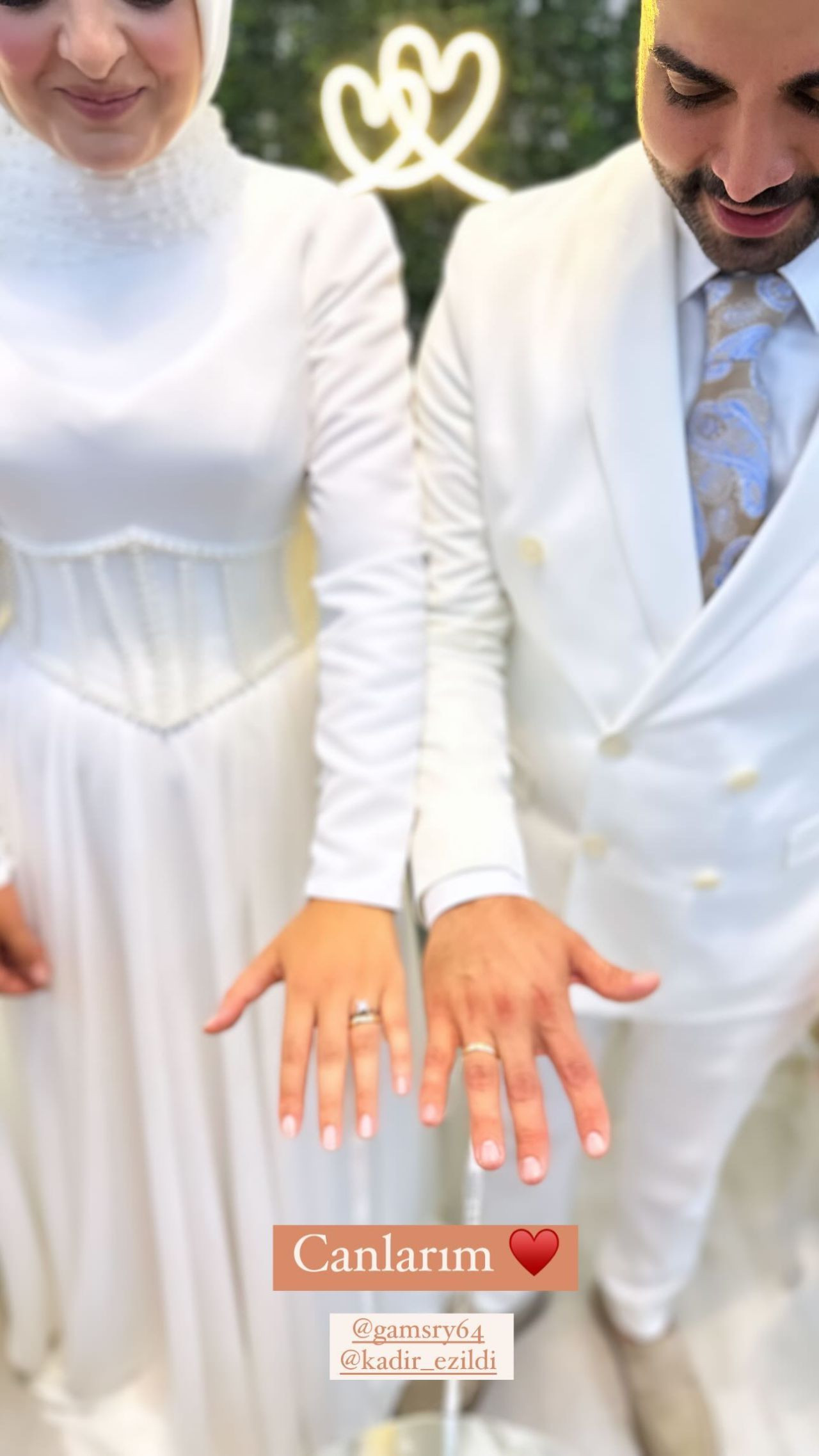 Hayatının başrolünü buldu! Kadir Ezildi'den aşk dolu poz - Sayfa 5