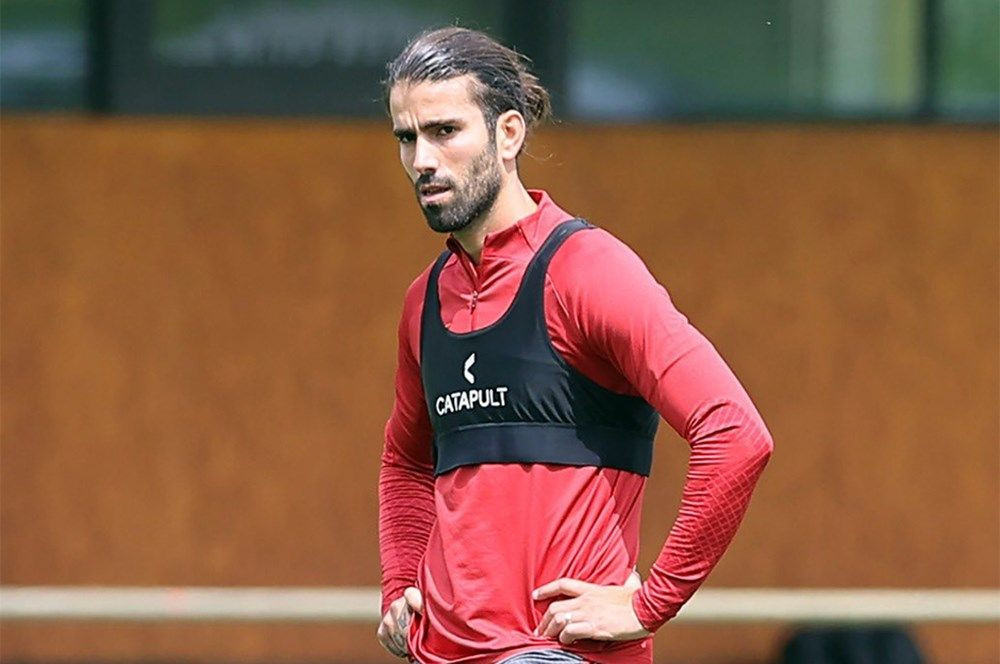 Okan Buruk daha fazla dayanamadı ve gönderilmesini istedi! Fatih Terim'in gözdesi olarak transfer edilen yıldız oyuncu Galatasaray'a veda ediyor - Sayfa 6