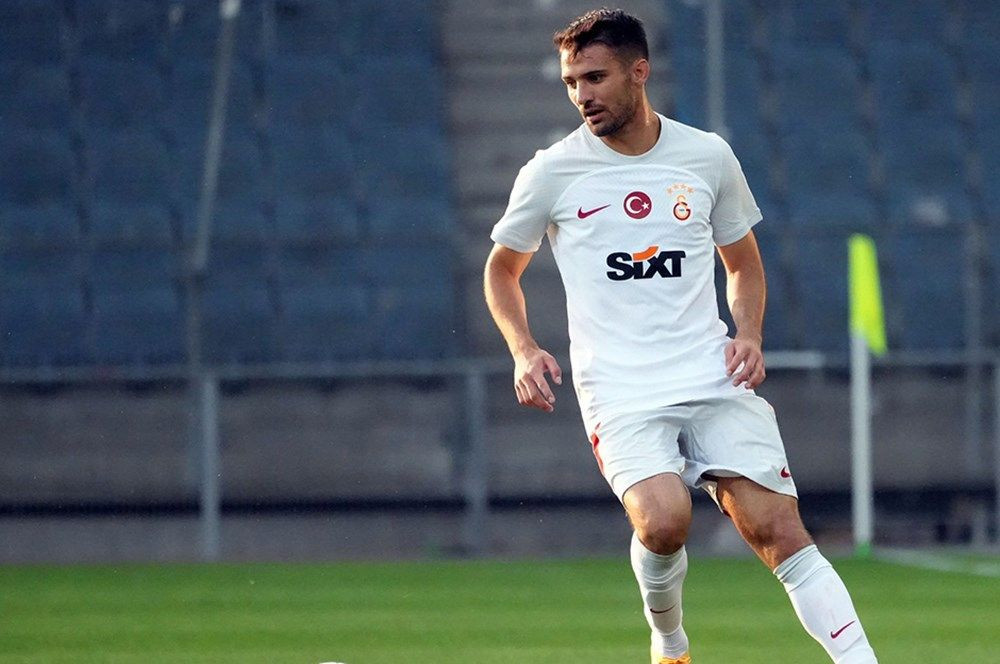 Okan Buruk daha fazla dayanamadı ve gönderilmesini istedi! Fatih Terim'in gözdesi olarak transfer edilen yıldız oyuncu Galatasaray'a veda ediyor - Sayfa 8