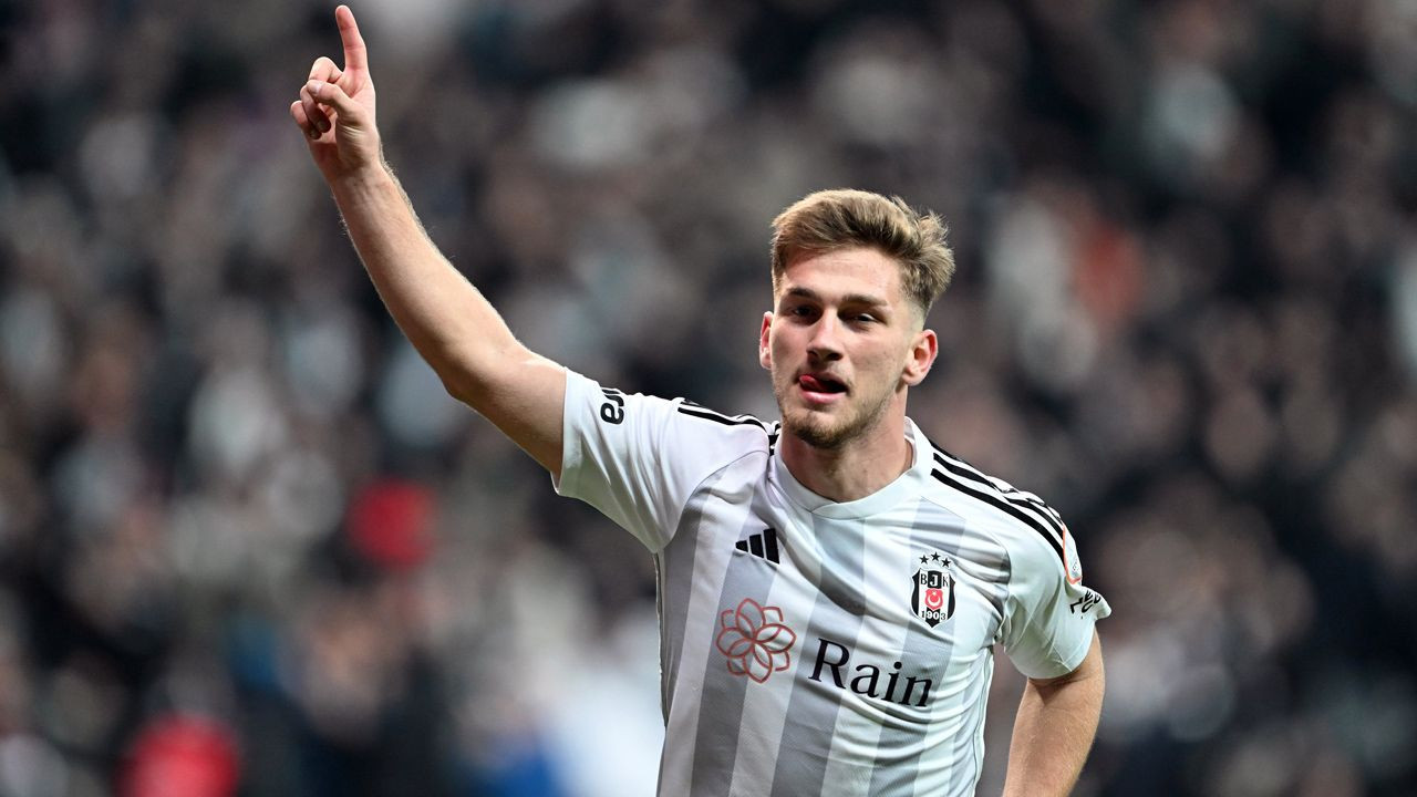 Beşiktaş'ın Süper Kupa maçı ilk 11'i belli oldu! Giovanni van Bronckhorst Semih Kılıçsoy için kararını verdi: Tüm gözler genç yıldızın üzerinde olacak - Sayfa 12