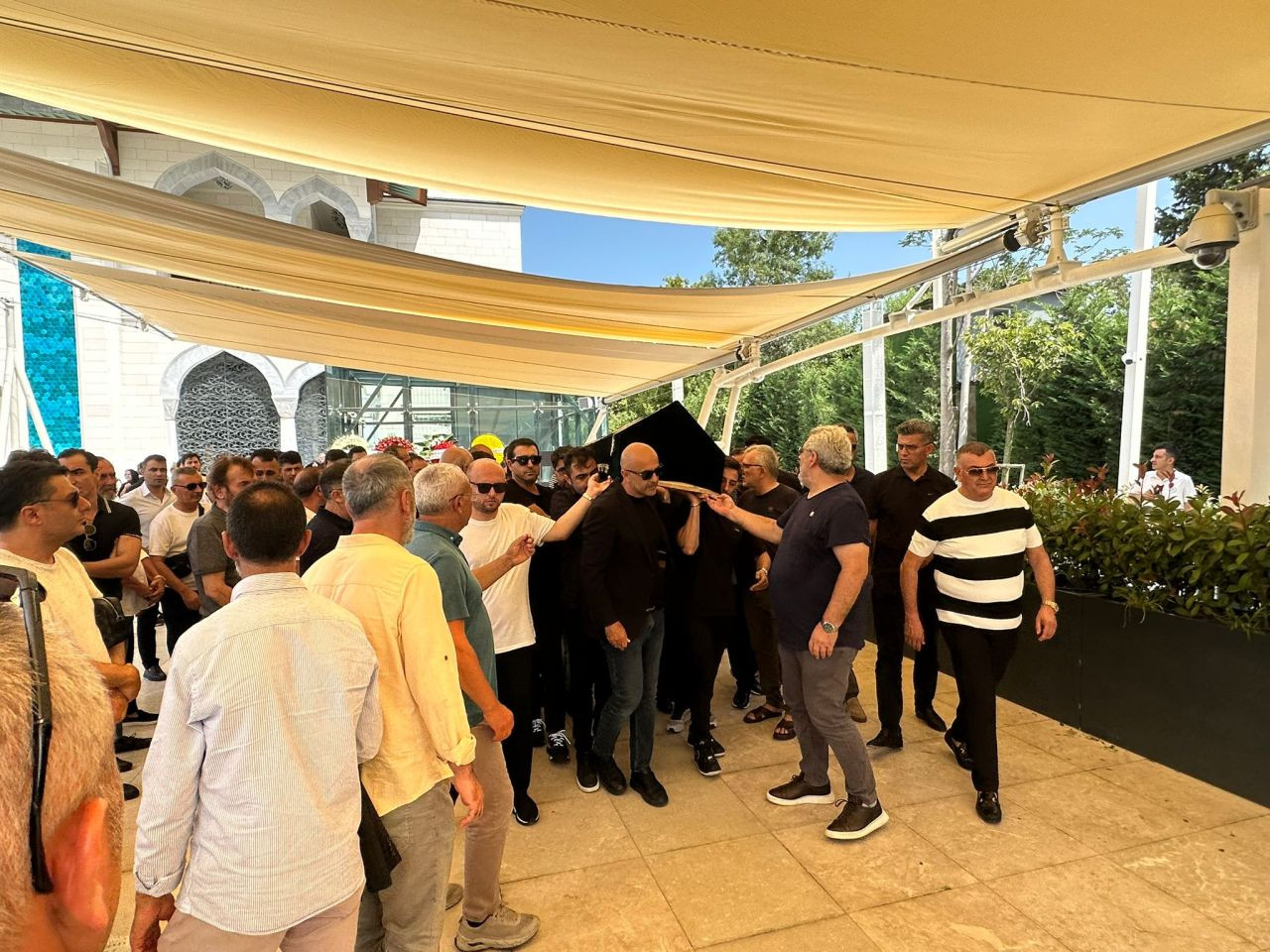 Mustafa Nihat Yükselir'e son veda... Göz yaşları ve dualarla uğurlandı - Sayfa 9