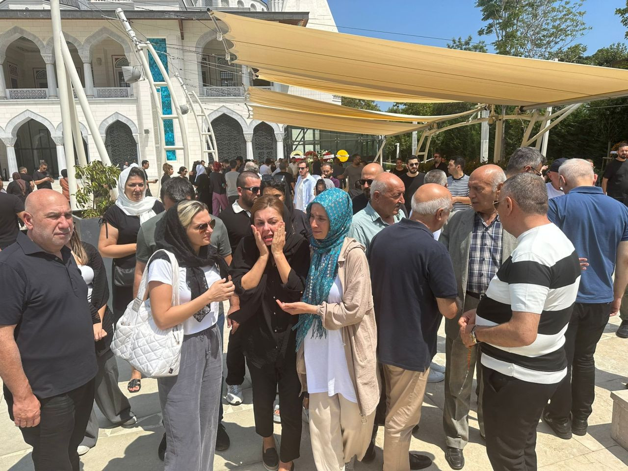 Mustafa Nihat Yükselir'e son veda... Göz yaşları ve dualarla uğurlandı - Sayfa 6