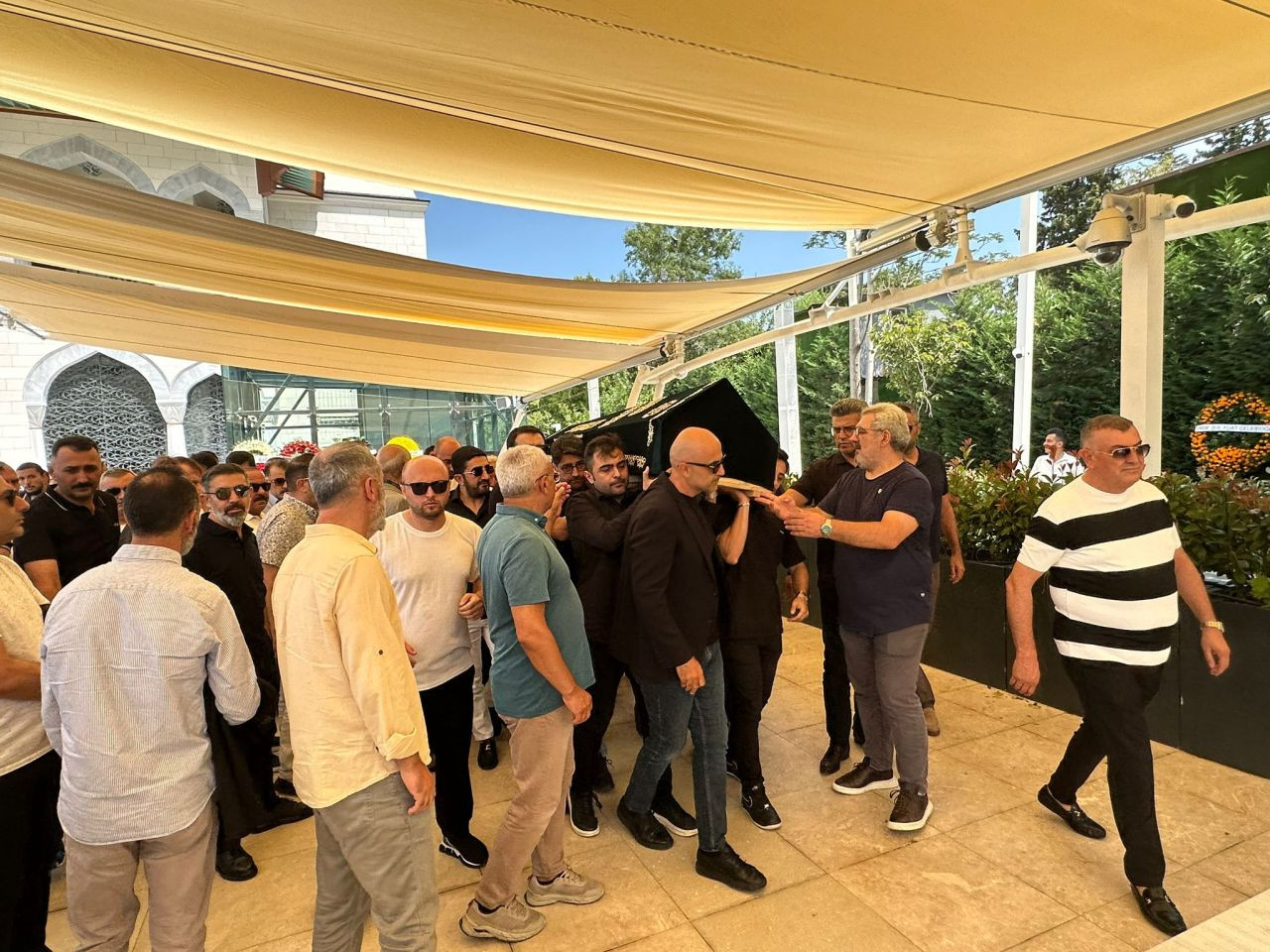 Mustafa Nihat Yükselir'e son veda... Göz yaşları ve dualarla uğurlandı - Sayfa 10