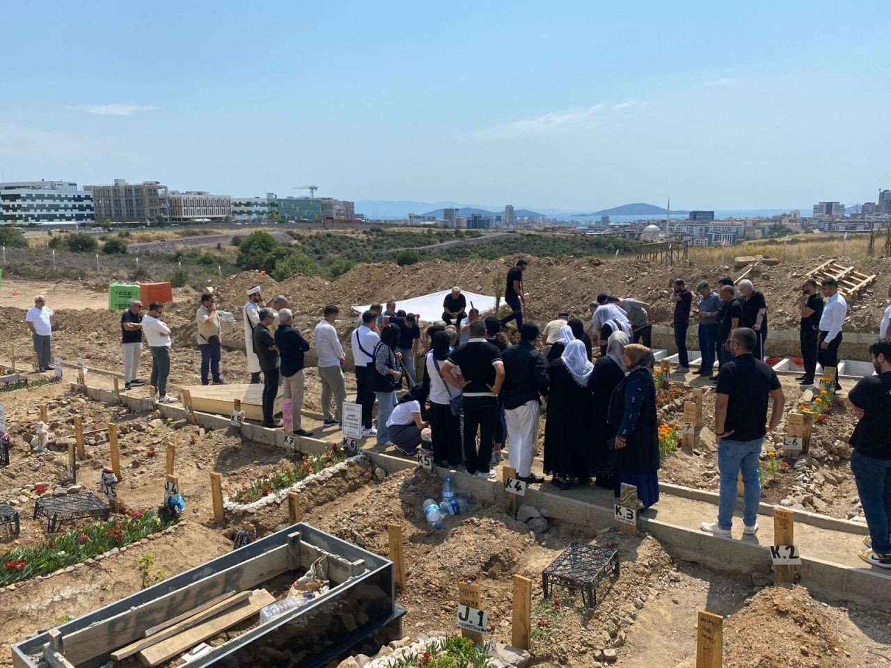 Mustafa Nihat Yükselir'e son veda... Göz yaşları ve dualarla uğurlandı - Sayfa 17