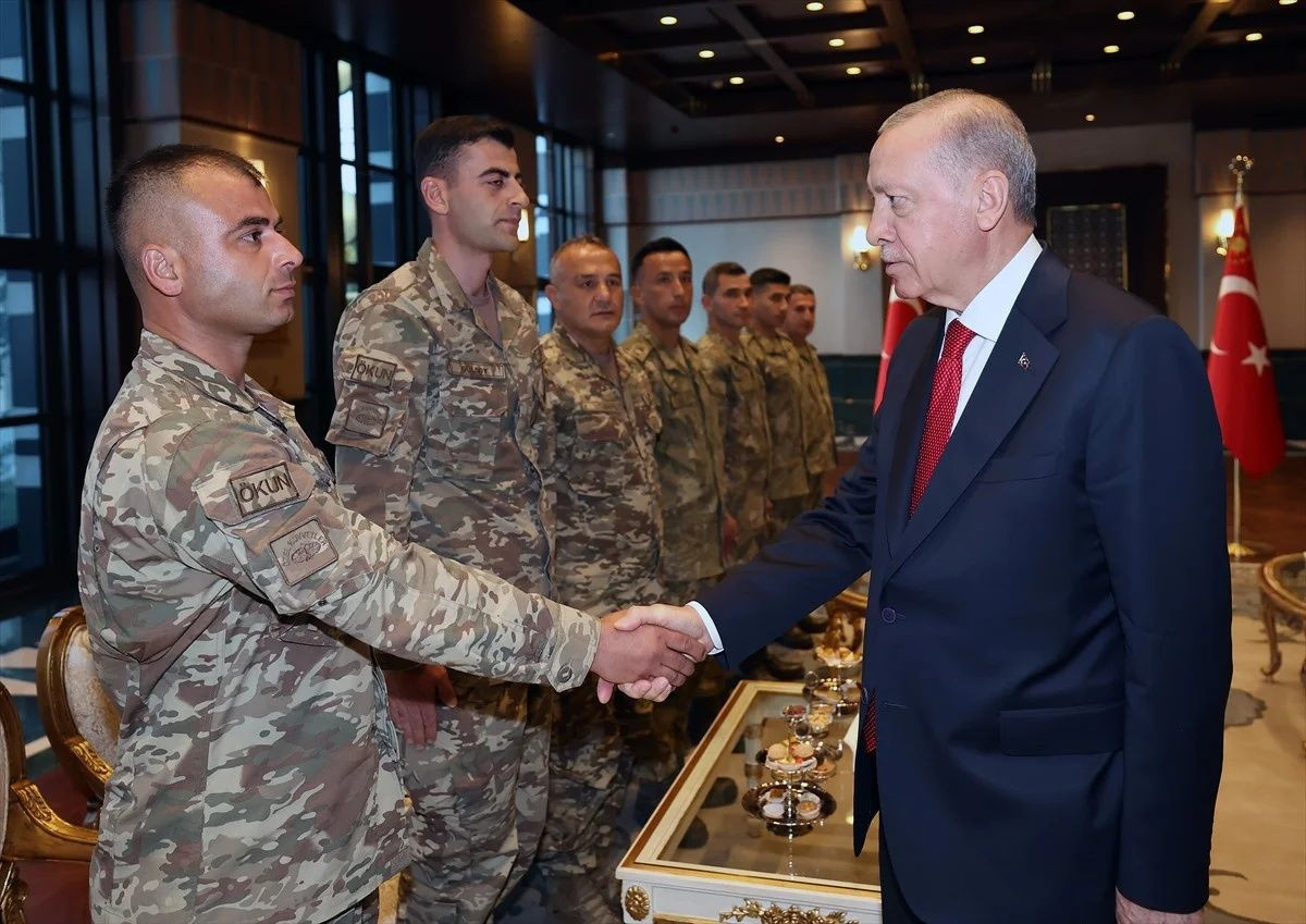 Külliye'de sürpriz kabul! Cumhurbaşkanı Erdoğan olimpiyatlarda derece alan sporcularımız ve askerlerimizle bir araya geldi - Sayfa 8