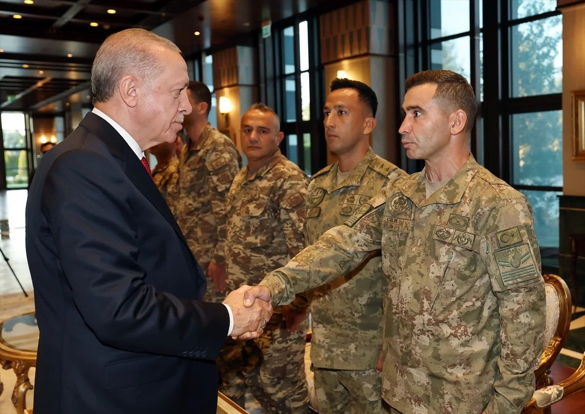 Külliye'de sürpriz kabul! Cumhurbaşkanı Erdoğan olimpiyatlarda derece alan sporcularımız ve askerlerimizle bir araya geldi - Sayfa 9