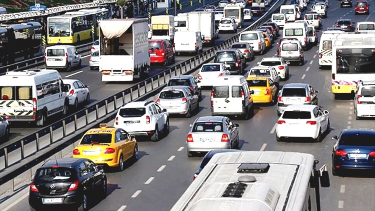 Okulun ilk günü İstanbul'da trafik yoğunluğu... 17 bin okul servisi yollarda! İşte trafikte son durum... - Sayfa 2