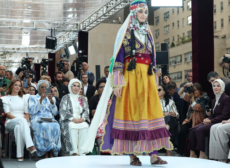 Emine Erdoğan Türk çeyiz geleneğini dünyaya tanıttı, dünya liderlerinin eşleri hayran kaldı - Sayfa 5