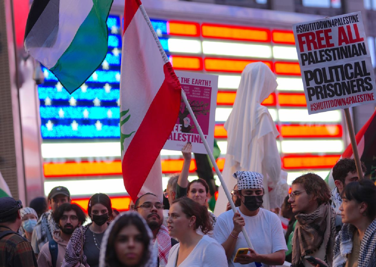 Netanyahu'nun BM'deki konuşması öncesi New York karıştı, yüzlerce kişi protesto gösterisine katıldı - Sayfa 5