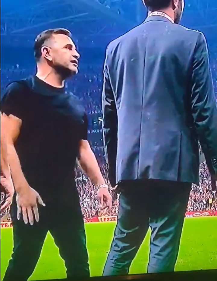 Okan Buruk, penaltı sonrası hakeme tehditler savurdu: Buna penaltı veren hakem bir daha burada maç yönetemez! - Sayfa 7