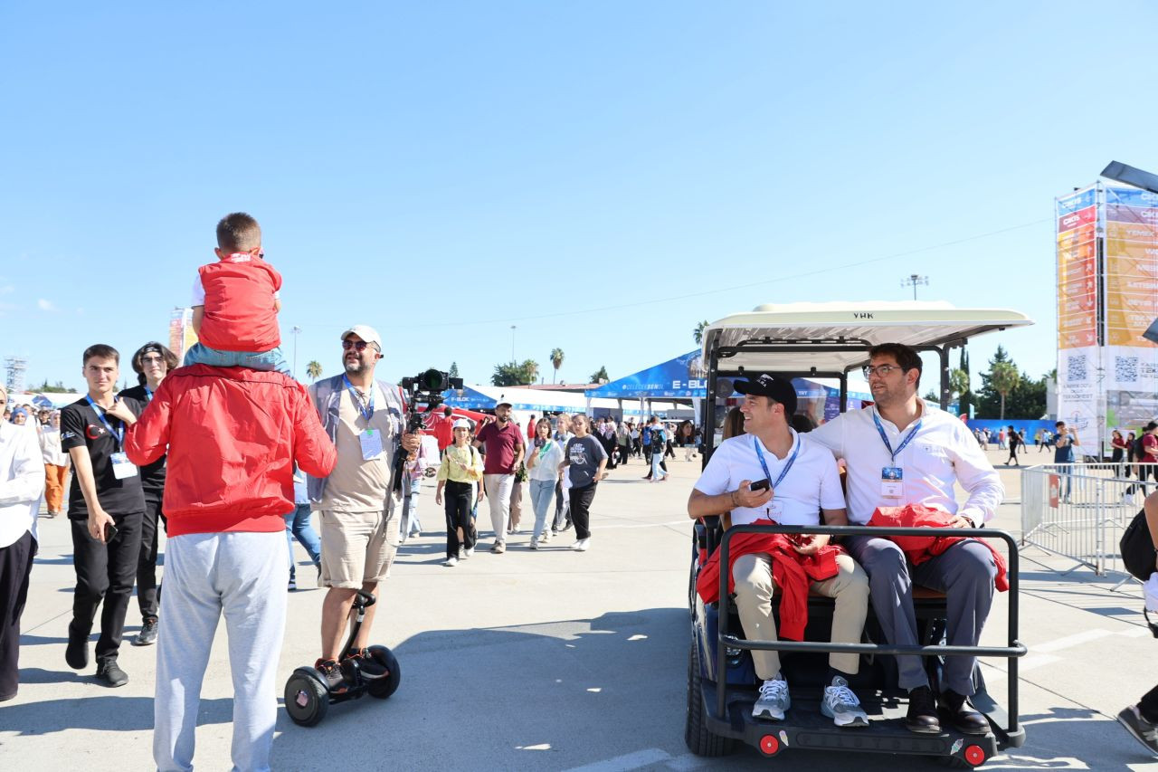 TEKNOFEST Adana kapılarını açtı! Vatandaşlar teknolojiye akın etti... Selçuk Bayraktar: Bir kez daha kendi rekorumuzu kırdık! - Sayfa 9
