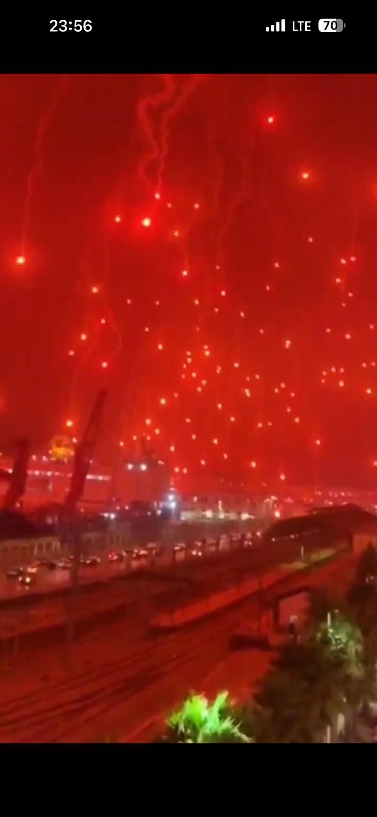 İran böyle saldırdı: İsrailliler dehşet içinde çığlık çığlığa kaçtı! Tüm dünya bu görüntülerle şoka girdi! - Sayfa 24