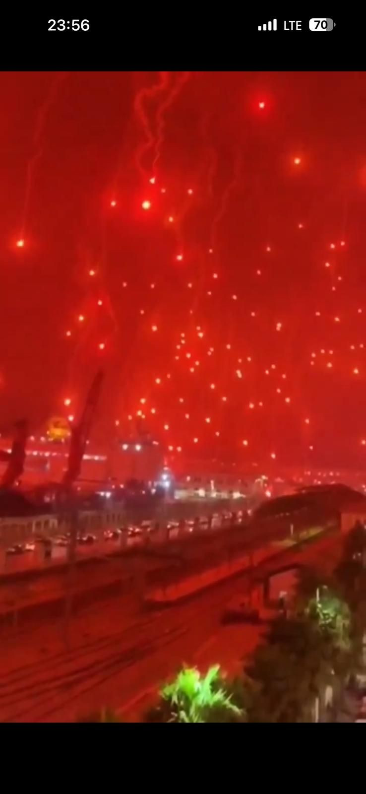 İran böyle saldırdı: İsrailliler dehşet içinde çığlık çığlığa kaçtı! Tüm dünya bu görüntülerle şoka girdi! - Sayfa 26