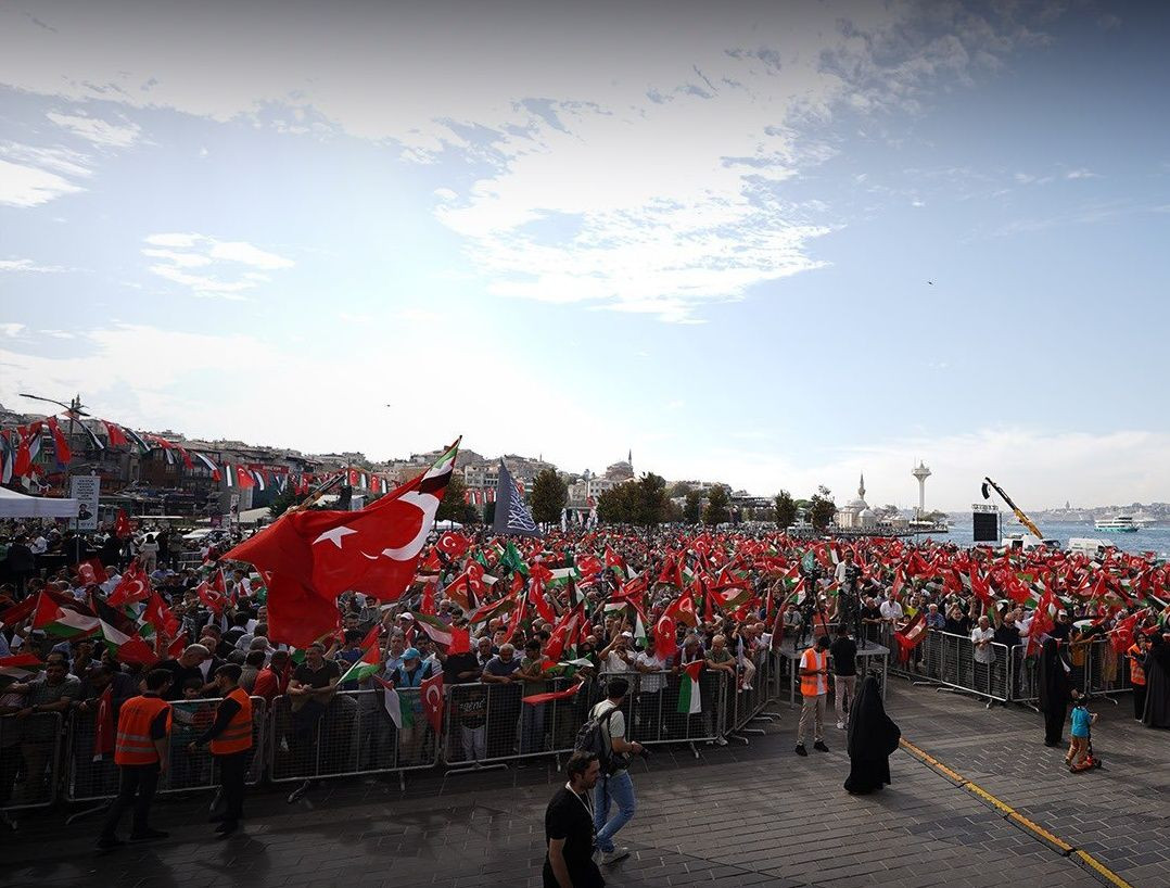 Binlerce kişi İsrail'i protesto etmek için Üsküdar'da toplandı! Şehit çocuklar için gökyüzüne balonlar bırakıldı... - Sayfa 9