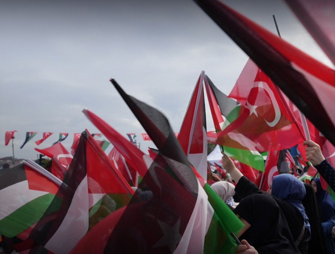 Binlerce kişi İsrail'i protesto etmek için Üsküdar'da toplandı! Şehit çocuklar için gökyüzüne balonlar bırakıldı... - Sayfa 10