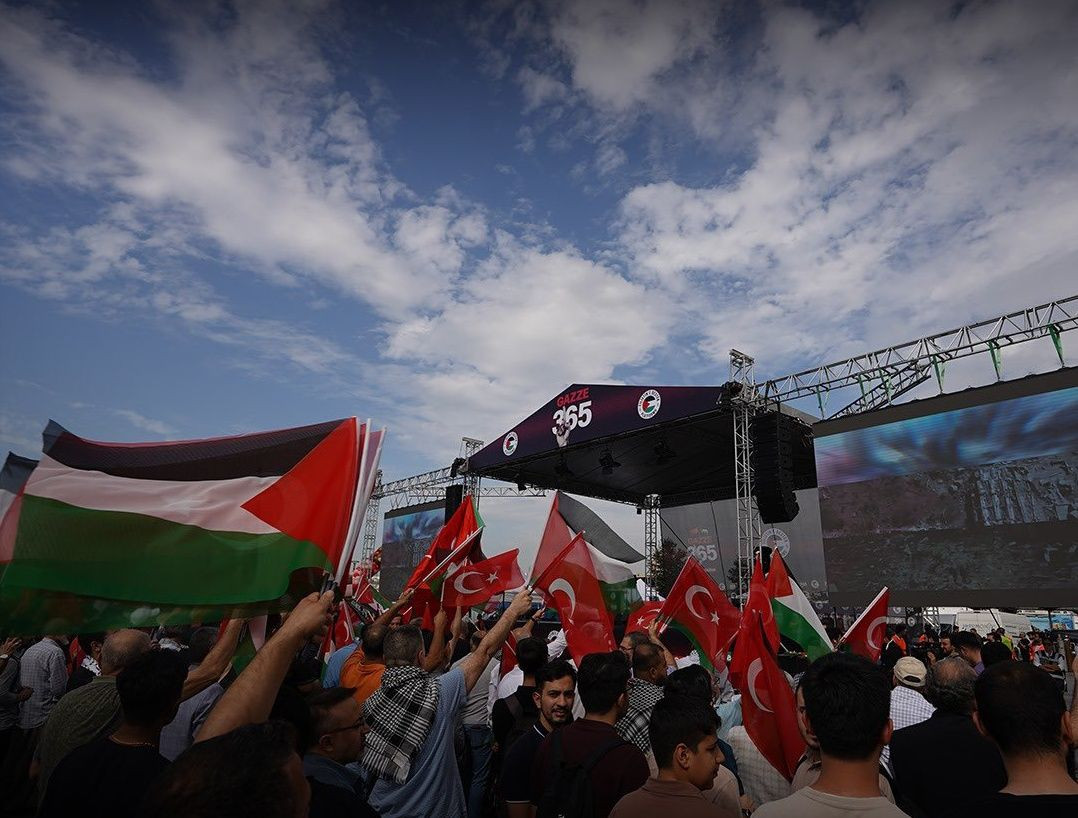 Binlerce kişi İsrail'i protesto etmek için Üsküdar'da toplandı! Şehit çocuklar için gökyüzüne balonlar bırakıldı... - Sayfa 12