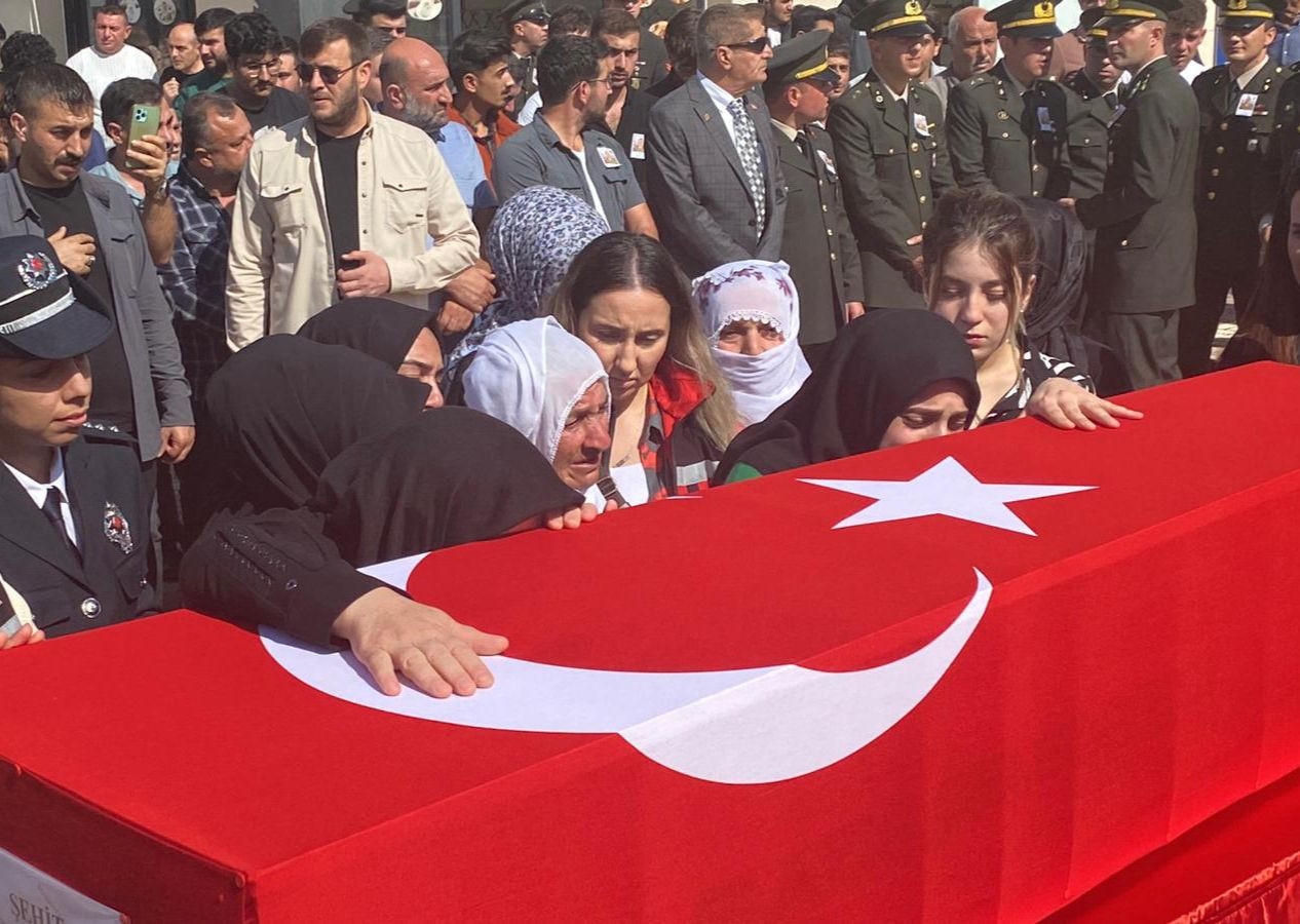 Pençe-Kilit şehidi Er Sefer Alan memleketi Elazığ'da son yolculuğuna uğurlandı - Sayfa 6