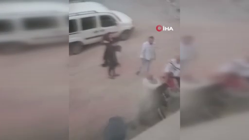 Elazığ'da sokak ortasında şiddet! Bir köşede kadınlar diğer köşede erkekler kavga etti - Sayfa 6