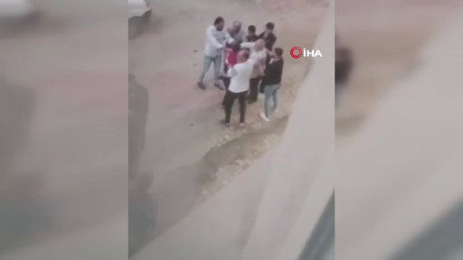 Elazığ'da sokak ortasında şiddet! Bir köşede kadınlar diğer köşede erkekler kavga etti - Sayfa 9