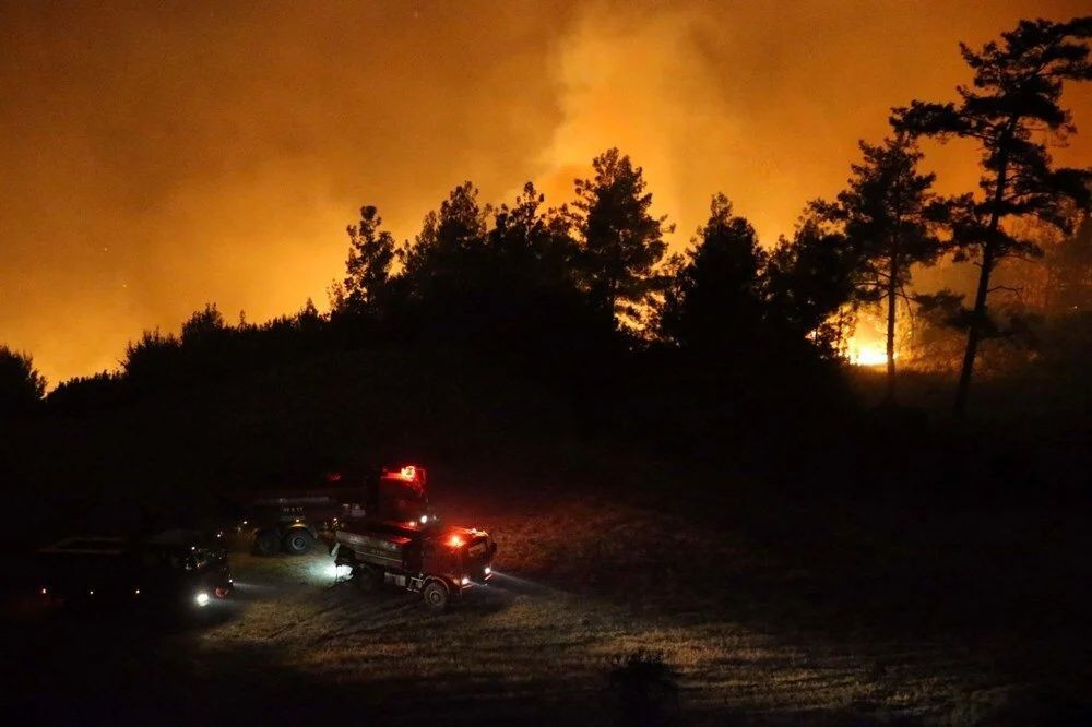 Muğla'da üç bölgede büyük yangın! Dalaman'daki orman yangını rüzgarın etkisiyle büyüdü... - Sayfa 9