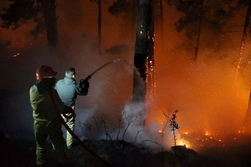 Muğla'da üç bölgede büyük yangın! Dalaman'daki orman yangını rüzgarın etkisiyle büyüdü... - Sayfa 8