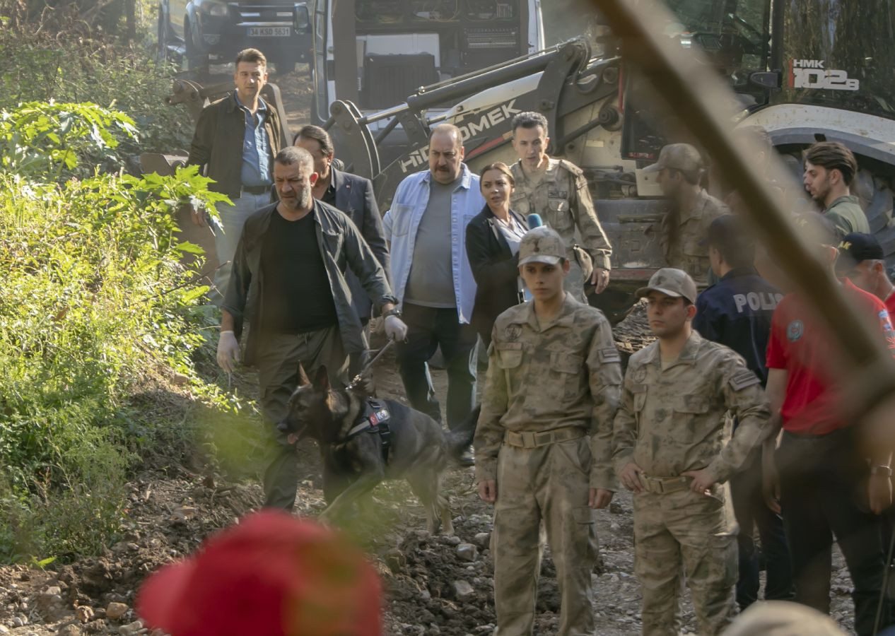 Arka Sokaklar'da Narin özel bölümü: Rıza Baba yargı dağıttı - Sayfa 8