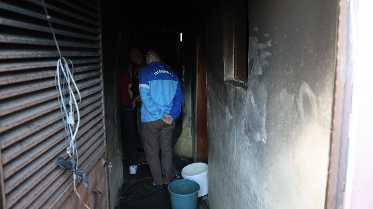 Adana'da elektrikli soba dehşeti: Suriyeli ailenin evinde çıkan yangında biri kundakta üç çocuk feci şekilde can verdi - Sayfa 8