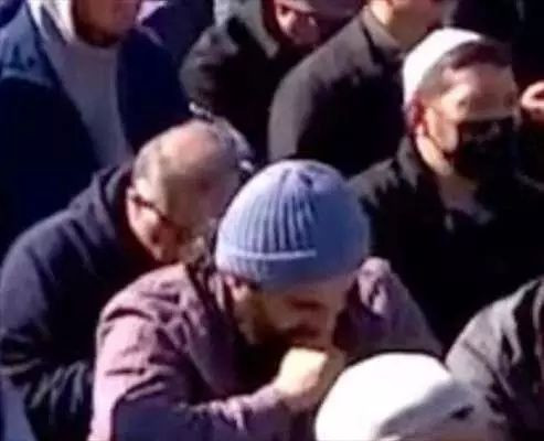 Vatansız FETÖ elebaşı Gülen'e ABD'de cenaze töreni! Dikkat çeken kareler... Örgüt mensupları arasında yüz gizleme yarışı... - Sayfa 9