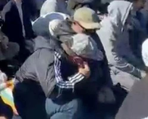 Vatansız FETÖ elebaşı Gülen'e ABD'de cenaze töreni! Dikkat çeken kareler... Örgüt mensupları arasında yüz gizleme yarışı... - Sayfa 13