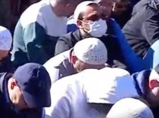 Vatansız FETÖ elebaşı Gülen'e ABD'de cenaze töreni! Dikkat çeken kareler... Örgüt mensupları arasında yüz gizleme yarışı... - Sayfa 11