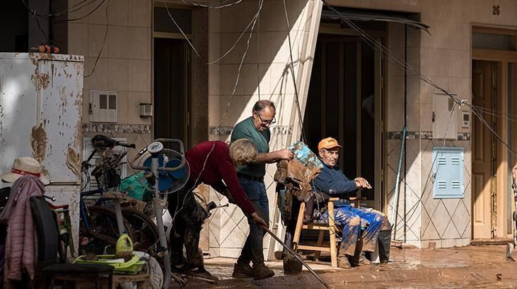 İspanya'da sel felaketi! Ölü sayısı artıyor... Korkunç görüntüler geldi! - Sayfa 19