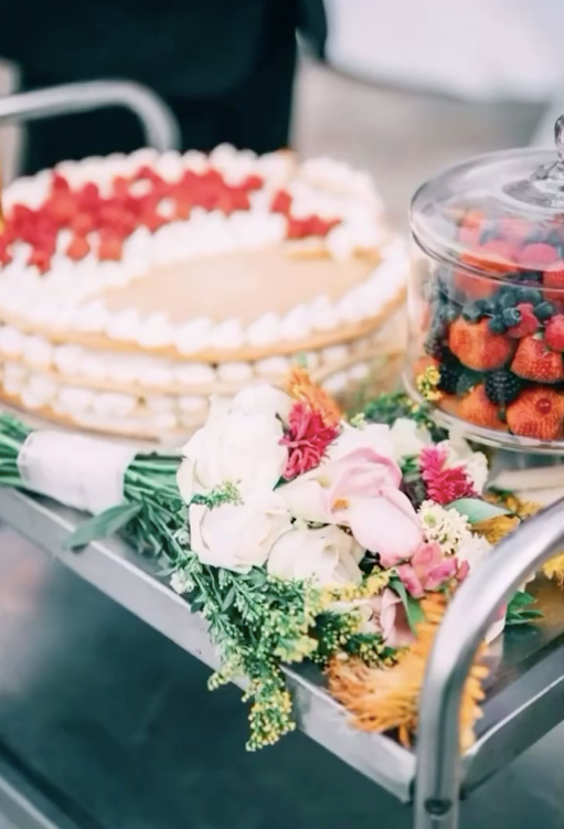 Firari FETÖ'cü Ahmet Çağlayan'dan himmet paralarıyla şatoda Hristiyan düğünü! - Sayfa 6